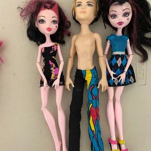 Monster High Dolls Lot